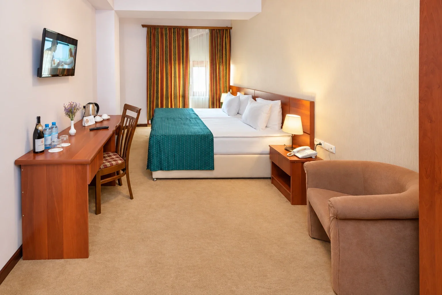 Двухместный номер отеля Ani Central Inn в Ереване